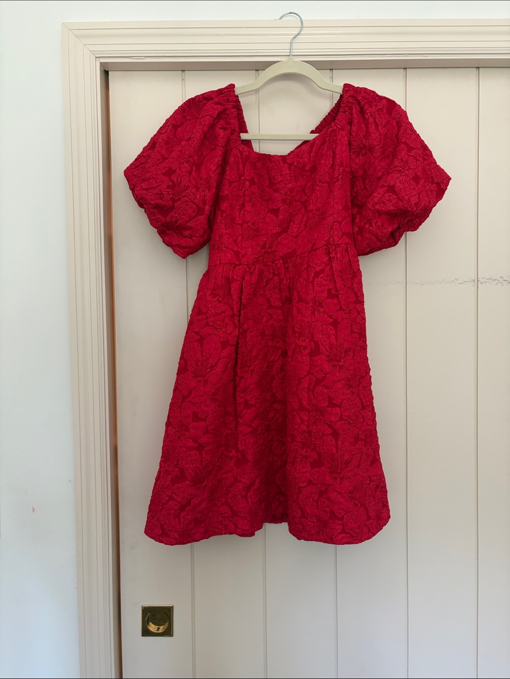 Textured Red Puff-Sleeve Formal Dress